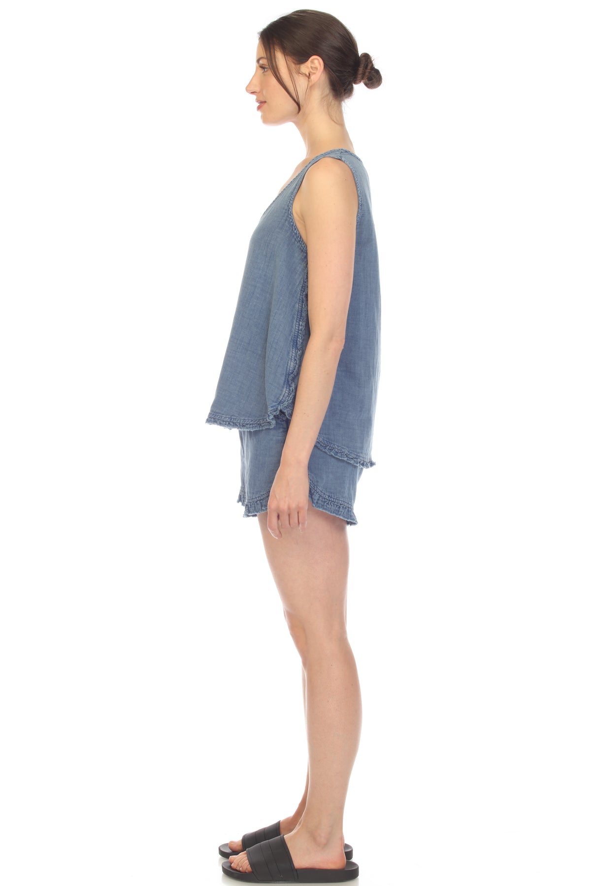 RUFFLE EDGE V-SHELL