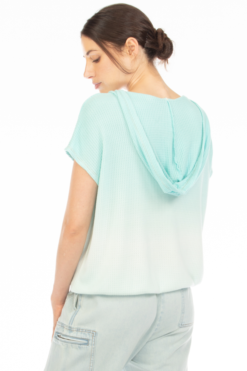 SHORT SLEEVE SCOOP HOOD