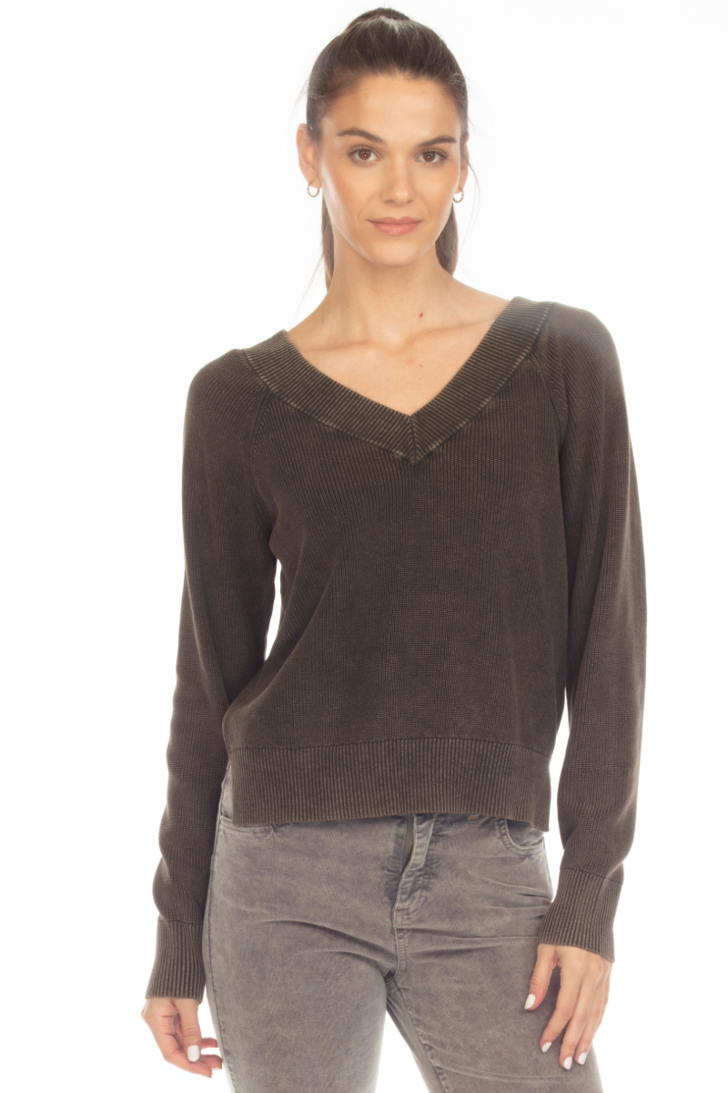 DOUBLE V SWEATER