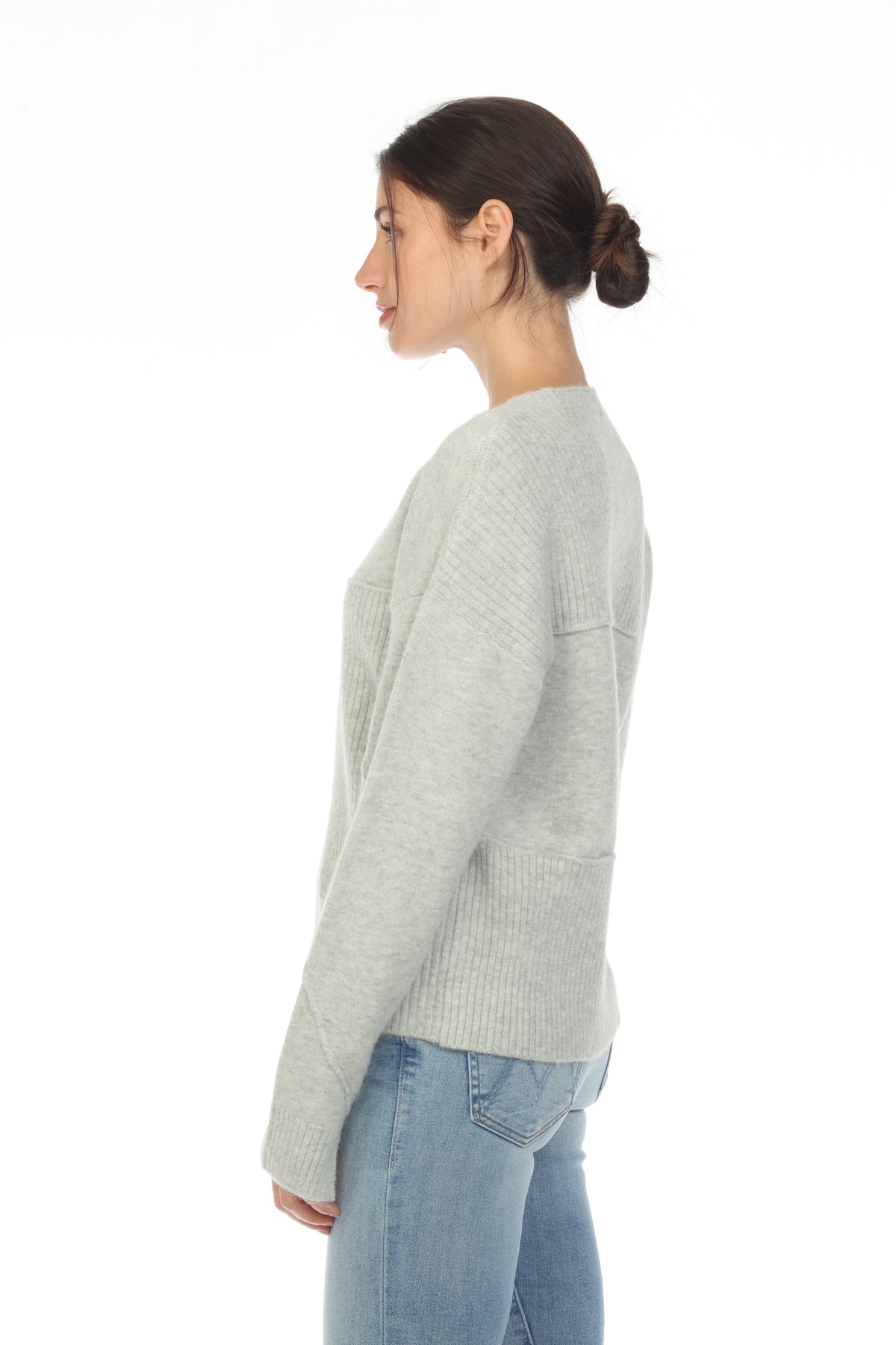 CREWNECK SWEATER