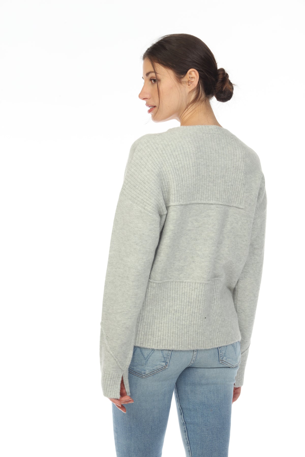 CREWNECK SWEATER
