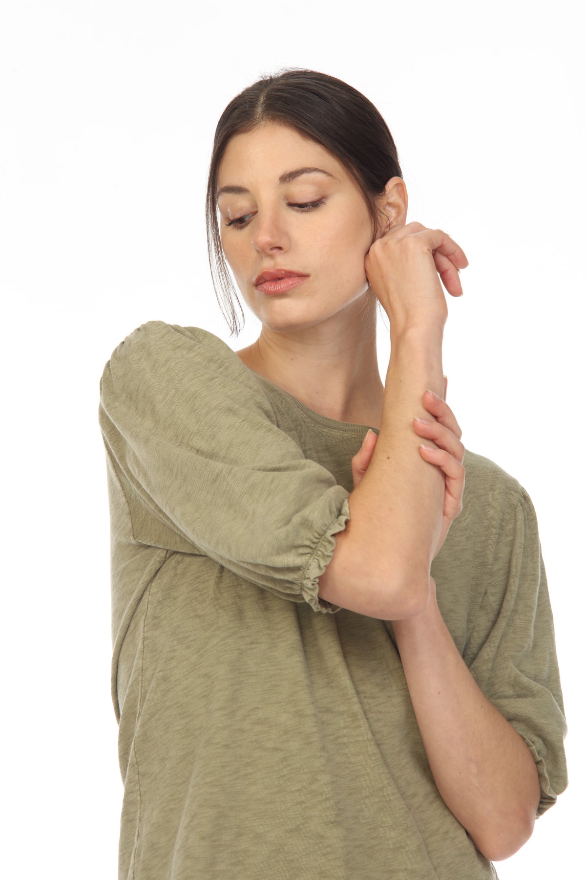 SMOCKED SLEEVE CREW NECK