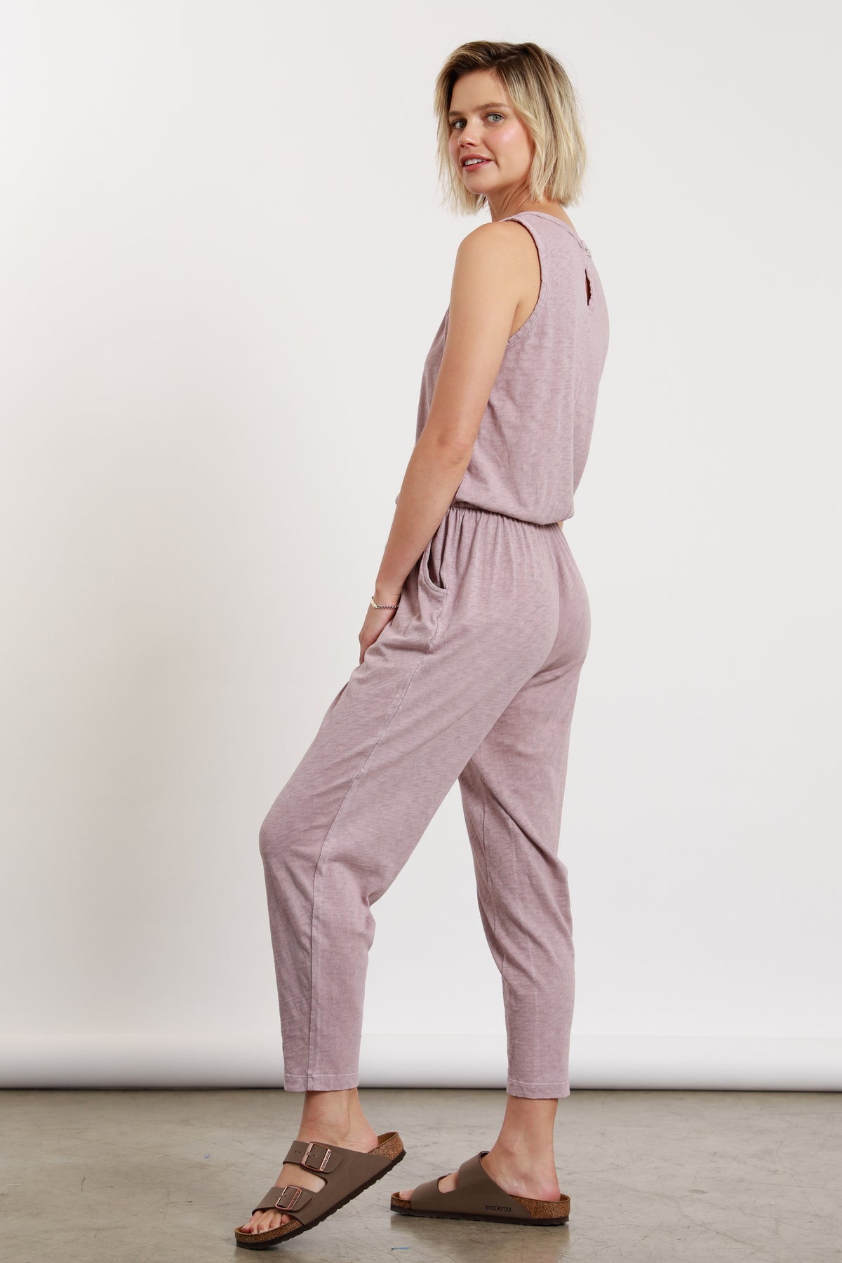 Slvless V Jumpsuit