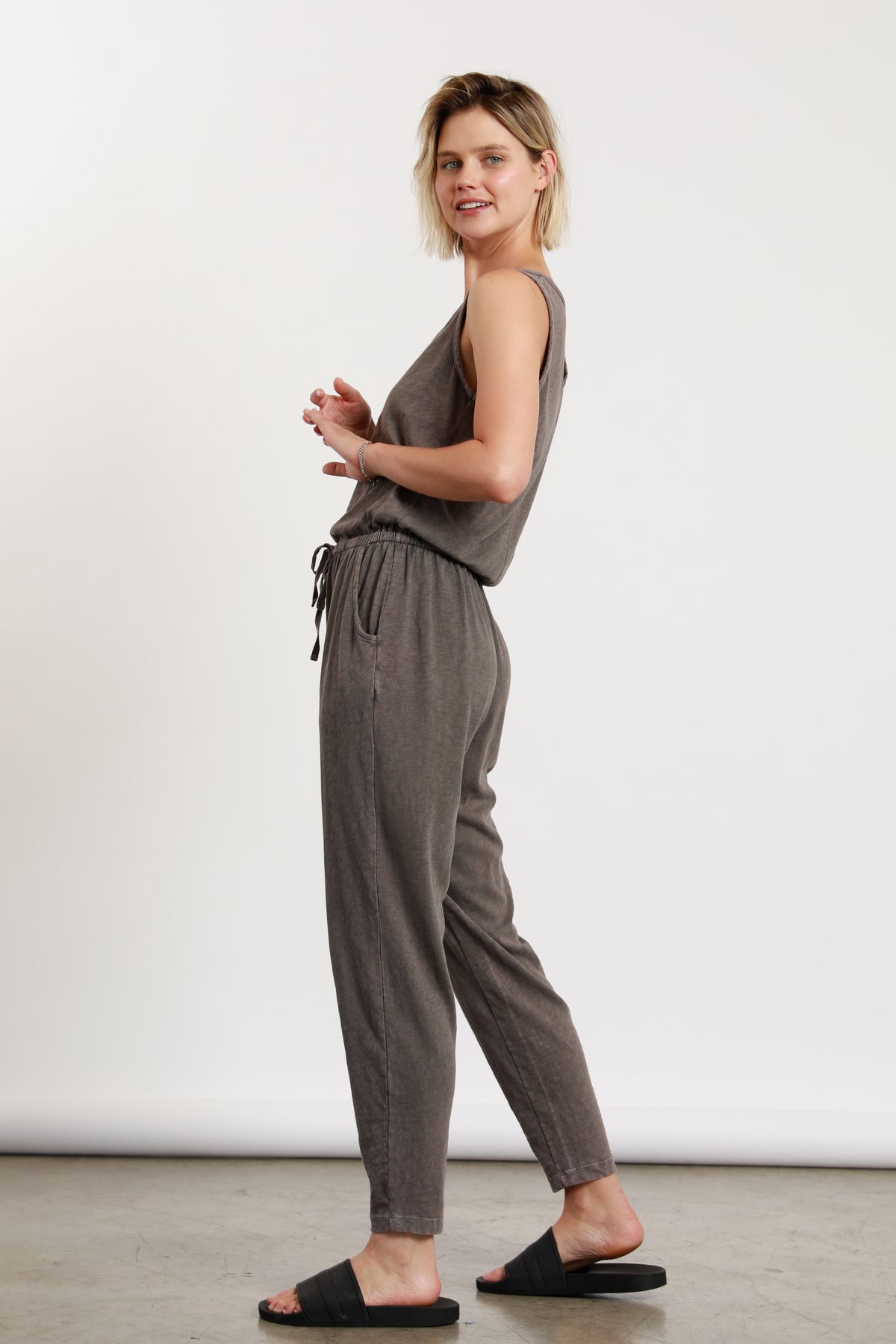 Slvless V Jumpsuit