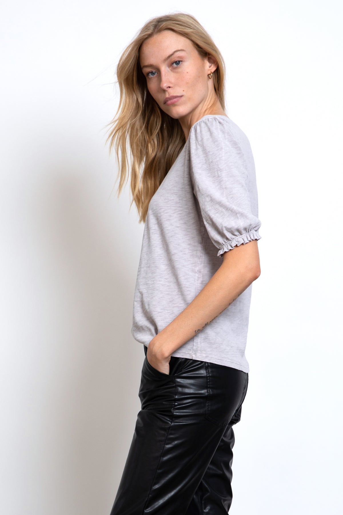 SMOCKED SLEEVE CREW NECK