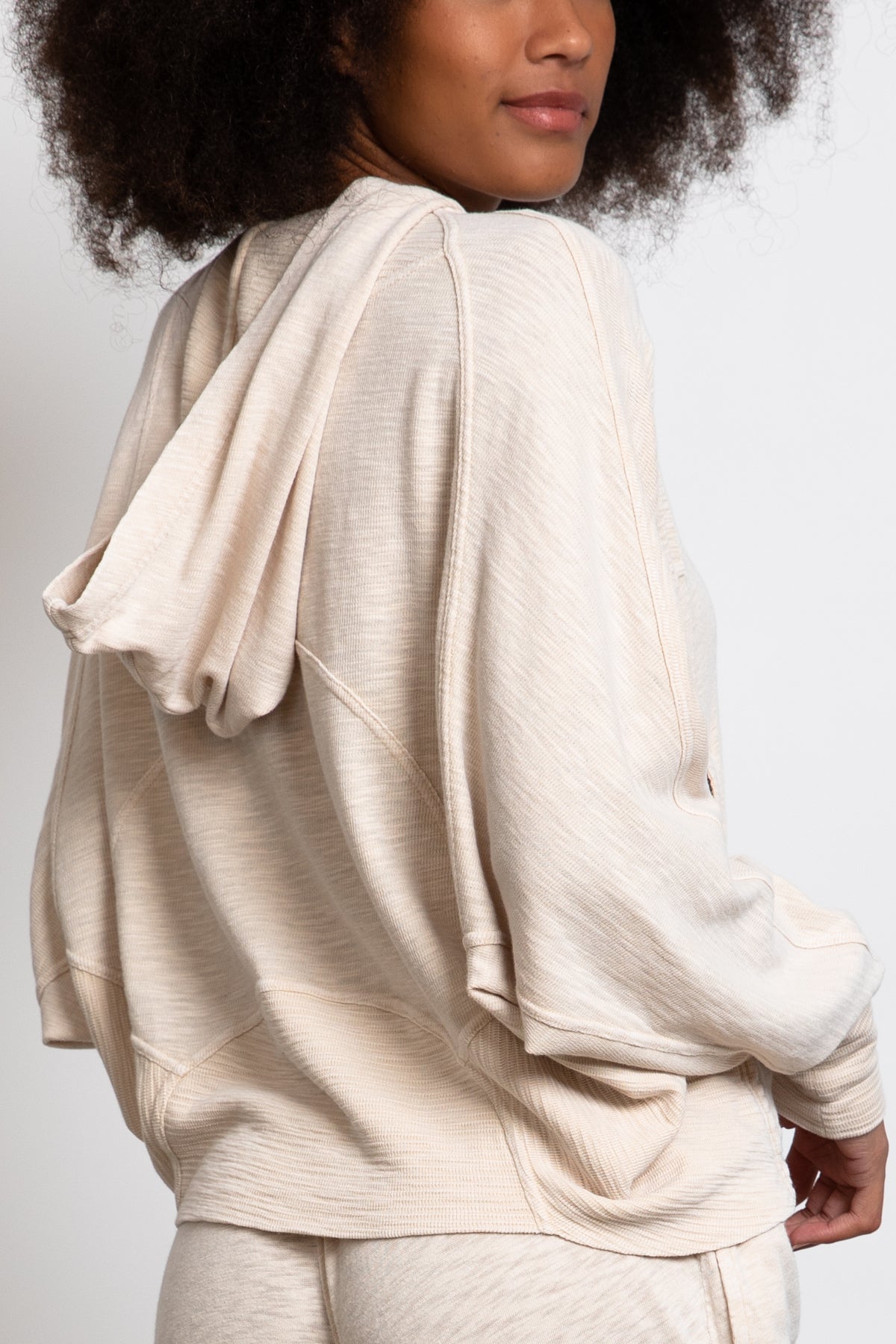 SEAMED ZIP FRONT HOOD